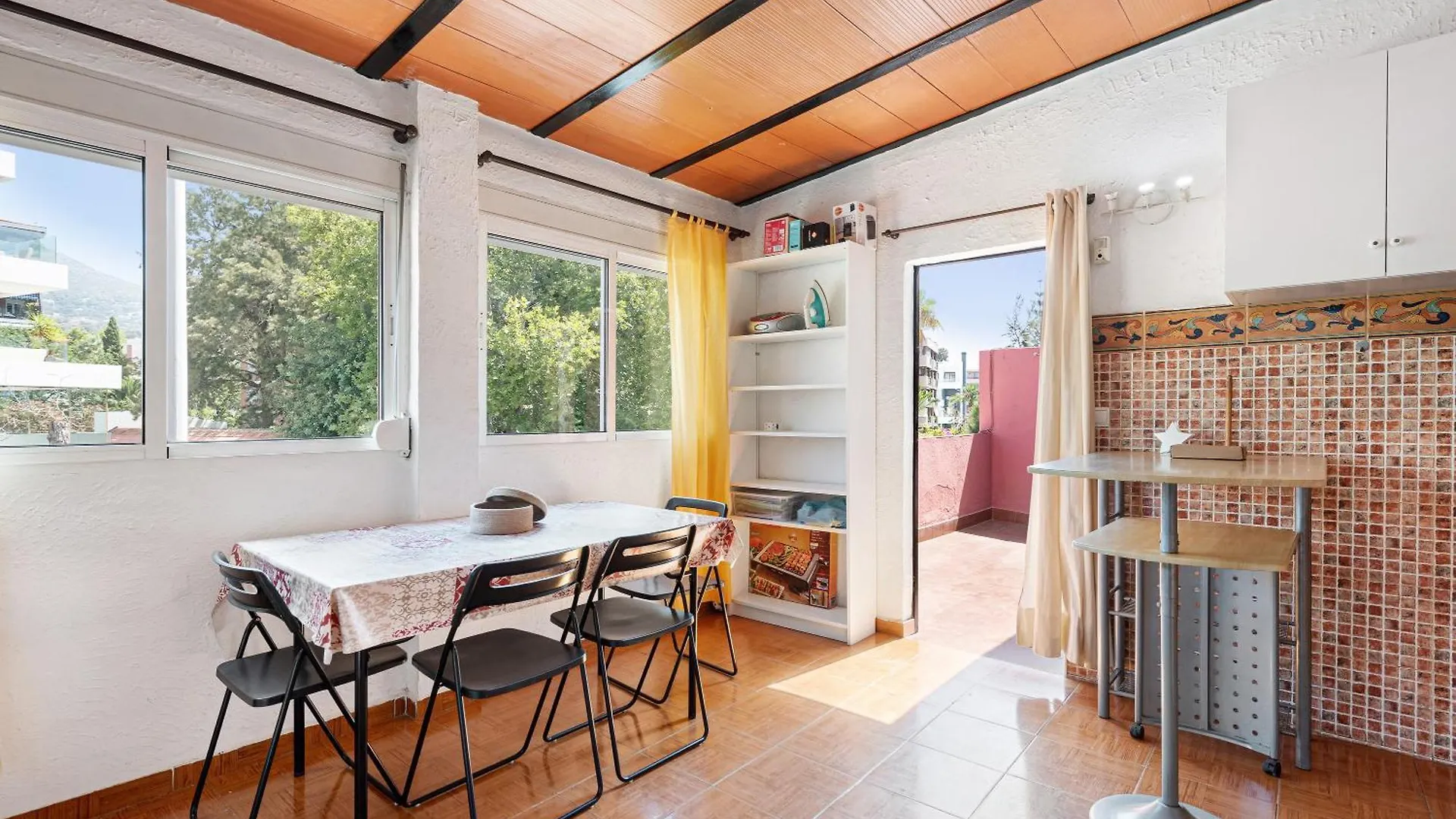 Beach Apartment In 말라가